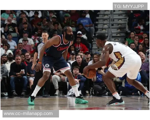 鹈鹕三分手感冰凉仅命中五球半场苦战火箭仅落后一分